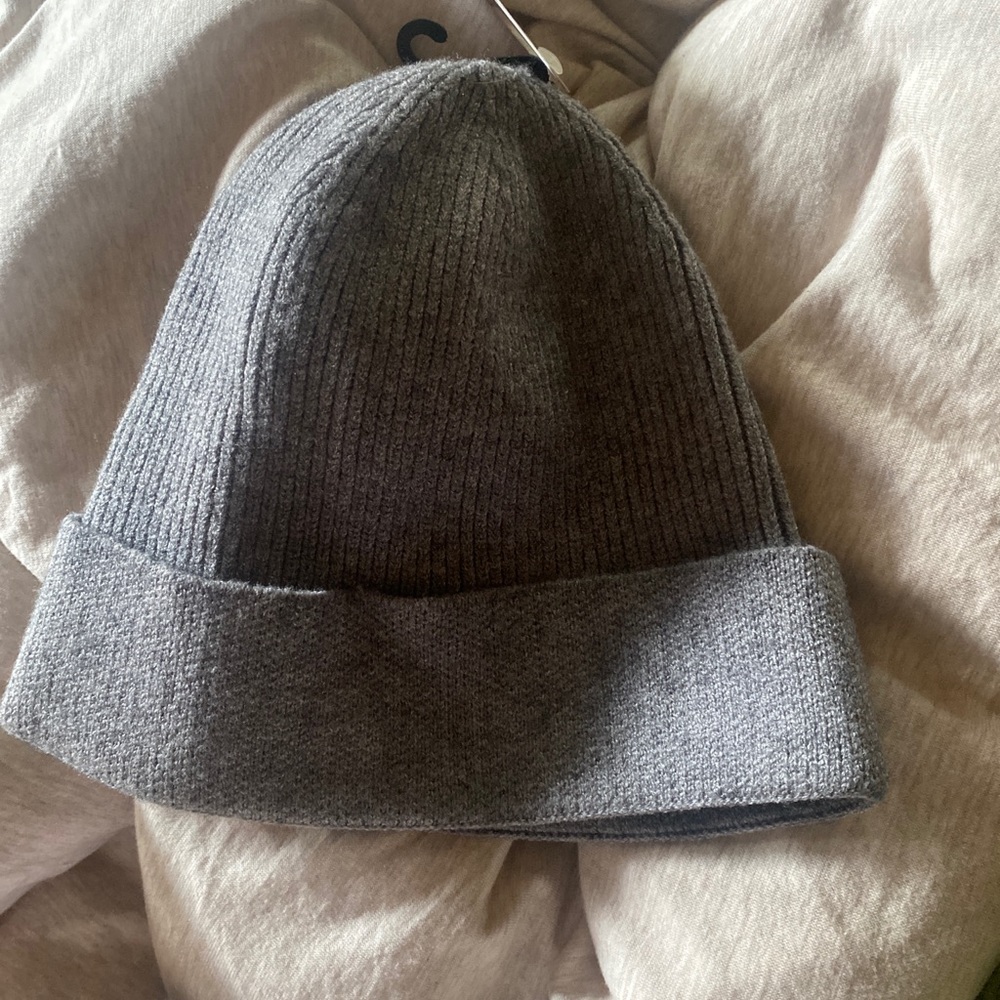 Grey beanie